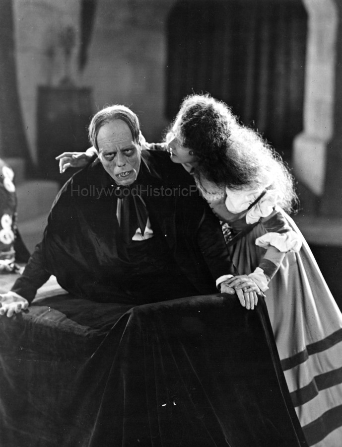 Lon Chaney 1925 2 P.jpg